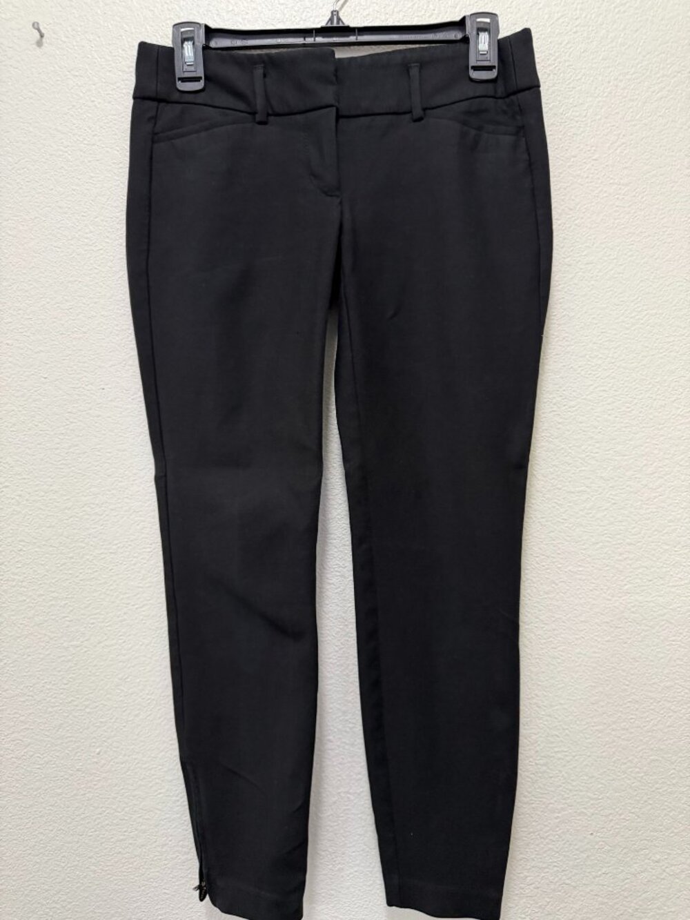 Loft "Marisa" style black ankle pants, ankle zip, flat front, size 0